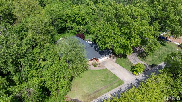 26630 Lakeview Terrace, Godfrey, IL 62035