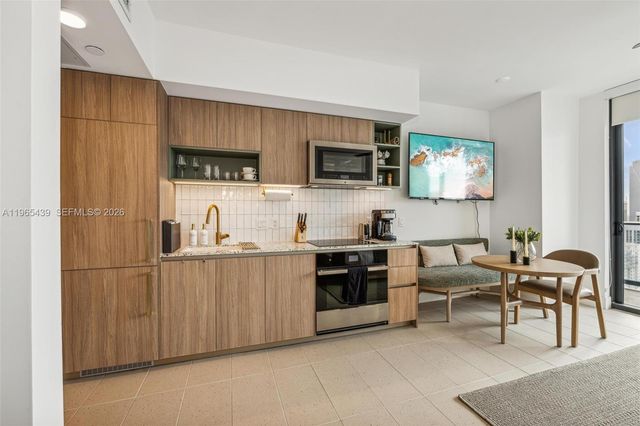 159 NE 6th St 3312, Miami, FL 33132