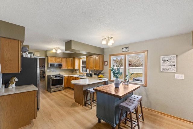 1315 Lily ROAD, Oconomowoc, WI 53066