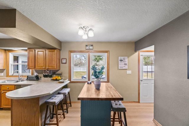 1315 Lily ROAD, Oconomowoc, WI 53066