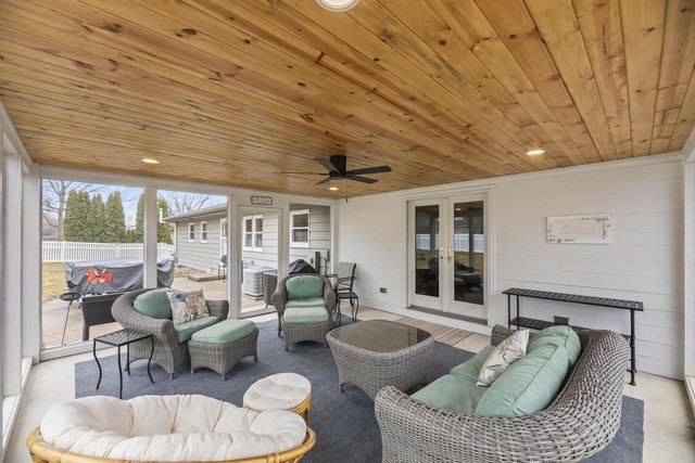 1315 Lily ROAD, Oconomowoc, WI 53066