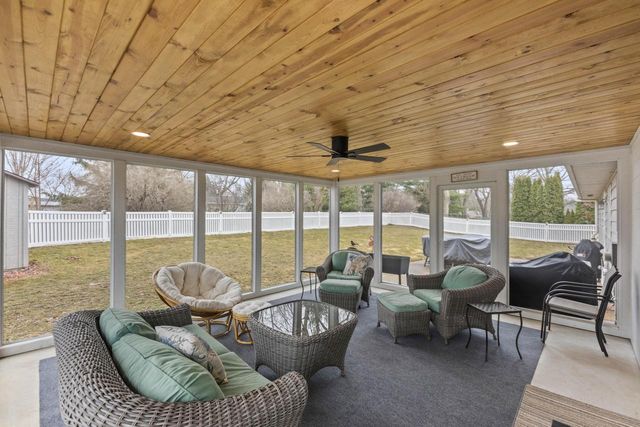 1315 Lily ROAD, Oconomowoc, WI 53066