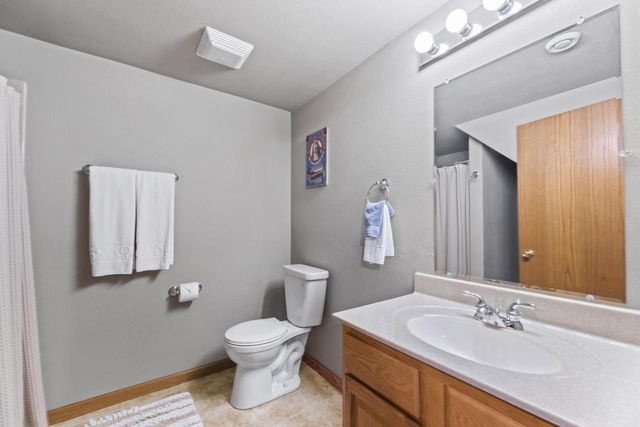 1315 Lily ROAD, Oconomowoc, WI 53066