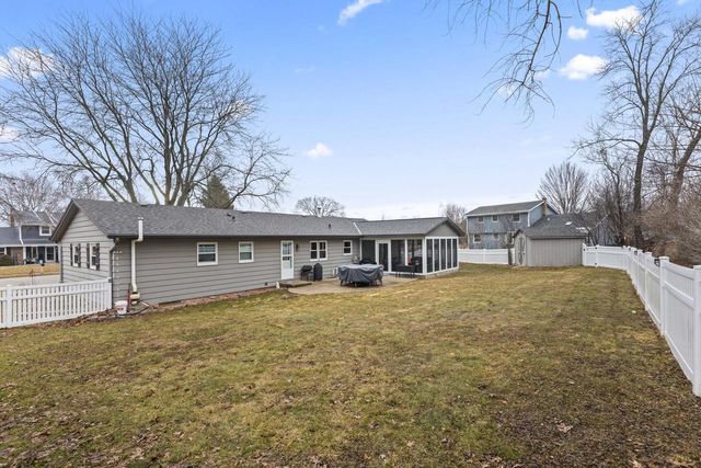 1315 Lily ROAD, Oconomowoc, WI 53066