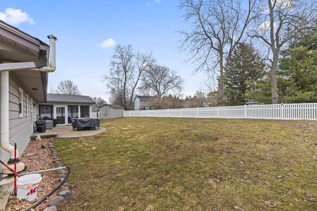 1315 Lily ROAD, Oconomowoc, WI 53066