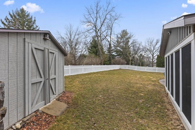 1315 Lily ROAD, Oconomowoc, WI 53066