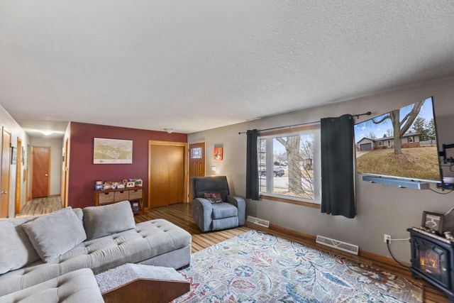 1315 Lily ROAD, Oconomowoc, WI 53066