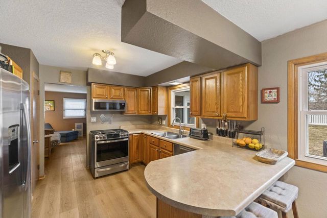 1315 Lily ROAD, Oconomowoc, WI 53066