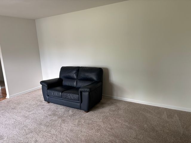 565 Gateshead Avenue S, Elk Grove Village, IL 60007