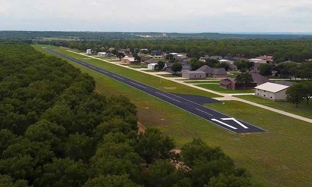 1401 Cirrus Loop, Granbury, TX 76049