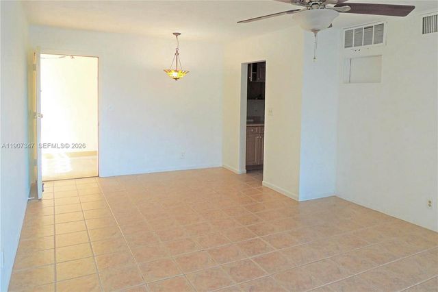 3040 NE 16th Avenue 216, Oakland Park, FL 33334