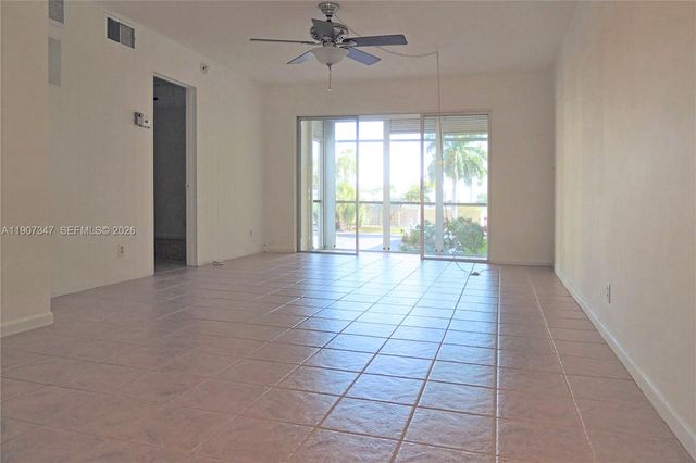 3040 NE 16th Avenue 216, Oakland Park, FL 33334
