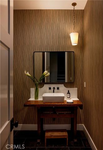 224 Flower Street, Costa Mesa, CA 92627