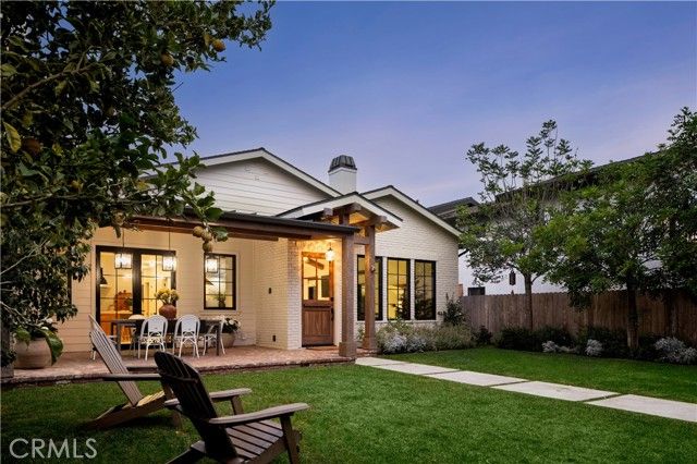 224 Flower Street, Costa Mesa, CA 92627