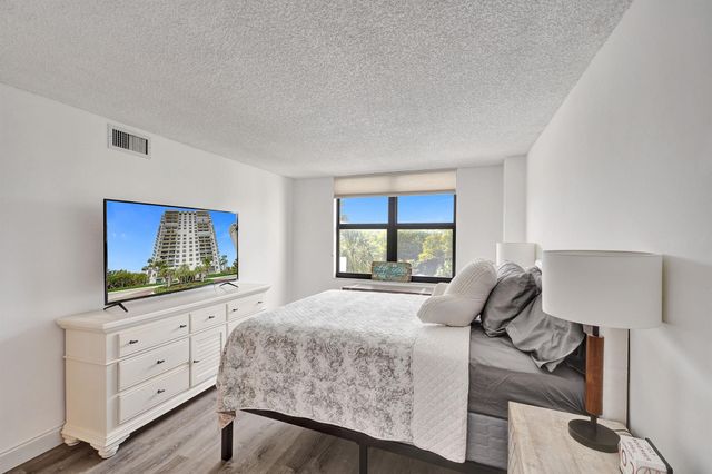 2001 N Ocean Boulevard 305, Boca Raton, FL 33431