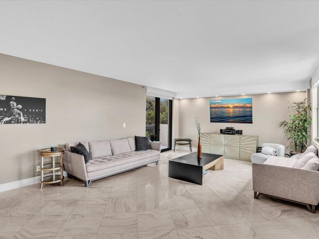 2001 N Ocean Boulevard 305, Boca Raton, FL 33431