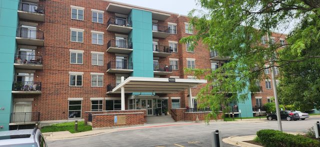 9355 IRVING PARK Road 208, Schiller Park, IL 60176