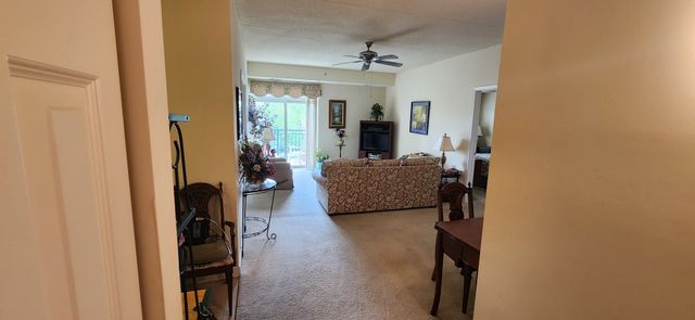 9355 IRVING PARK Road 208, Schiller Park, IL 60176