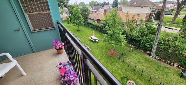 9355 IRVING PARK Road 208, Schiller Park, IL 60176