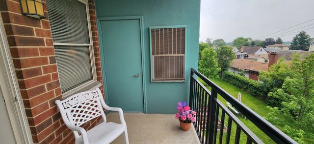 9355 IRVING PARK Road 208, Schiller Park, IL 60176