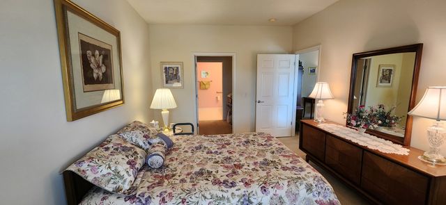 9355 IRVING PARK Road 208, Schiller Park, IL 60176