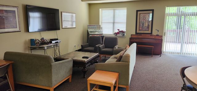 9355 IRVING PARK Road 208, Schiller Park, IL 60176
