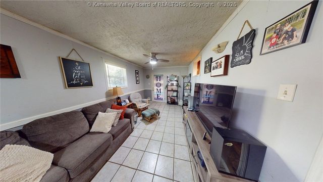 429 Lynn Oak Drive, Lavalette, WV 25535