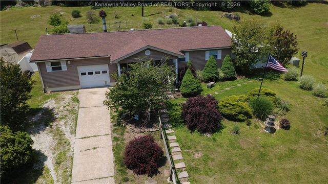 429 Lynn Oak Drive, Lavalette, WV 25535