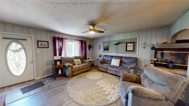 429 Lynn Oak Drive, Lavalette, WV 25535