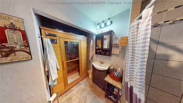 429 Lynn Oak Drive, Lavalette, WV 25535