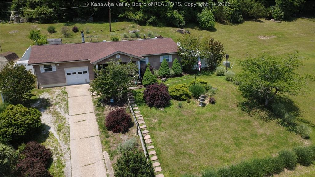 429 Lynn Oak Drive, Lavalette, WV 25535