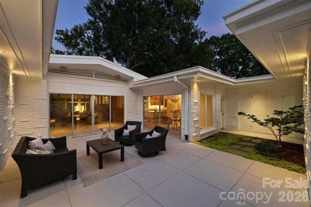 1818 Cloister Drive, Charlotte, NC 28211