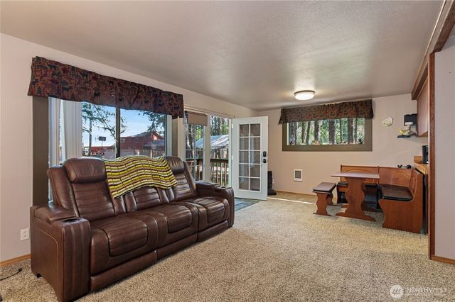 11 N Olympic Court N, Hoodsport, WA 98548