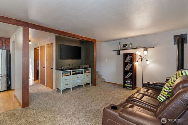 11 N Olympic Court N, Hoodsport, WA 98548
