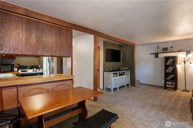 11 N Olympic Court N, Hoodsport, WA 98548