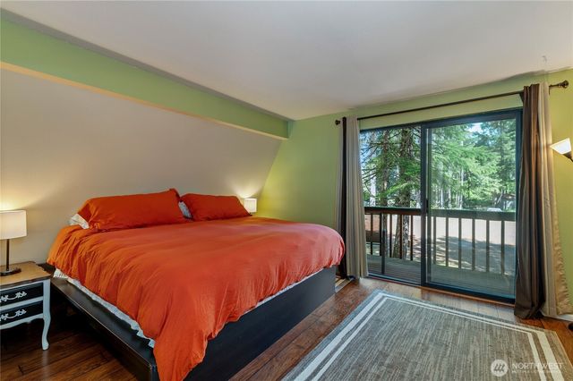 11 N Olympic Court N, Hoodsport, WA 98548