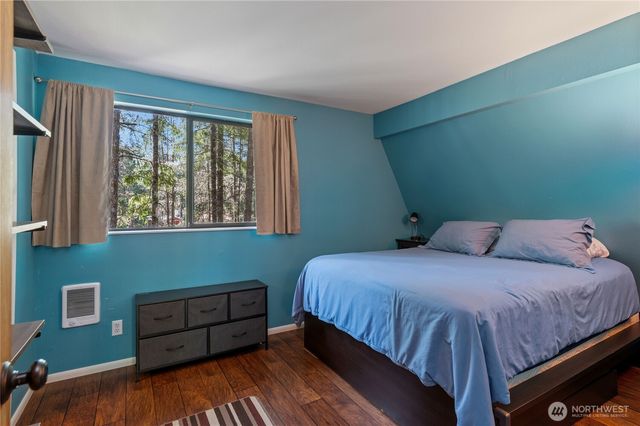 11 N Olympic Court N, Hoodsport, WA 98548