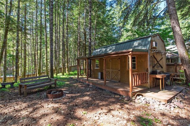 11 N Olympic Court N, Hoodsport, WA 98548