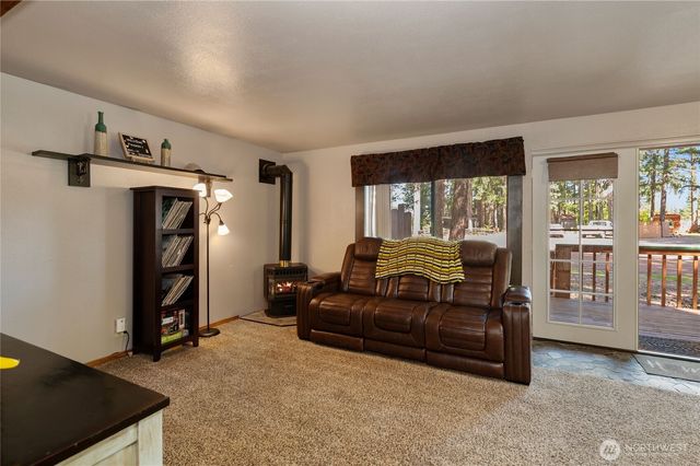 11 N Olympic Court N, Hoodsport, WA 98548