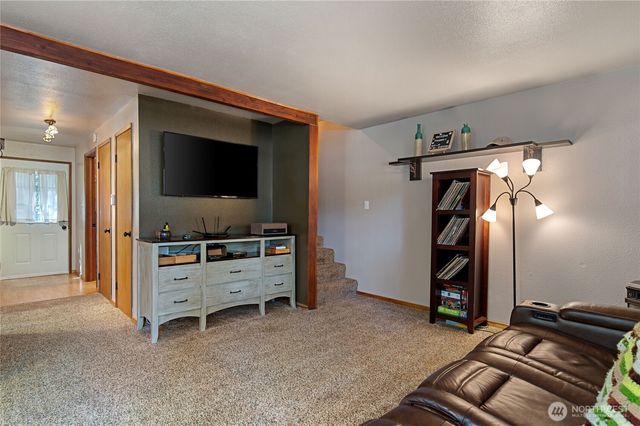 11 N Olympic Court N, Hoodsport, WA 98548