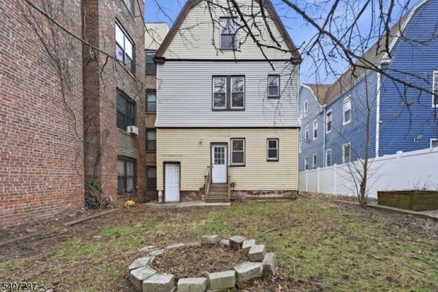 747 South 10th St, Newark City, NJ 07108