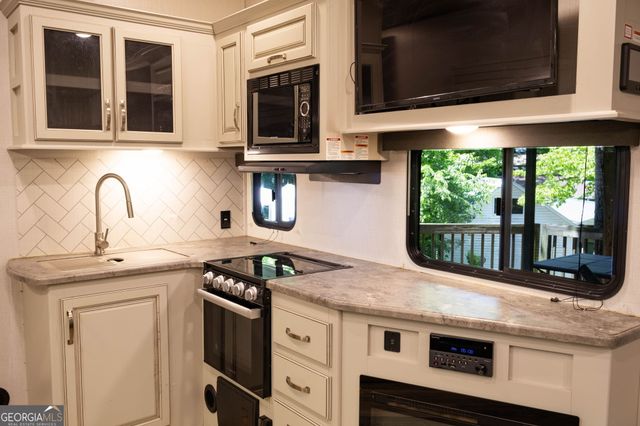 237 Canyon Pass, Cleveland, GA 30528