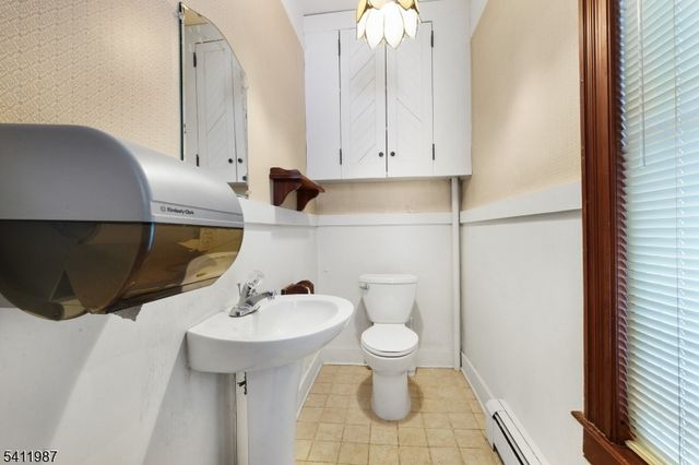 216 High St, Hackettstown Town, NJ 07840