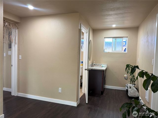 247 Big Hanford Road, Centralia, WA 98531