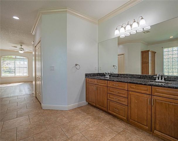 5836 Pine Ridge Circle, Vero Beach, FL 32967