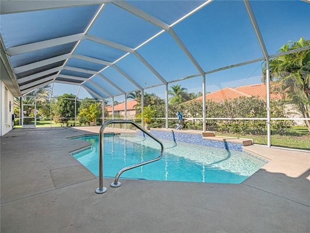 5836 Pine Ridge Circle, Vero Beach, FL 32967