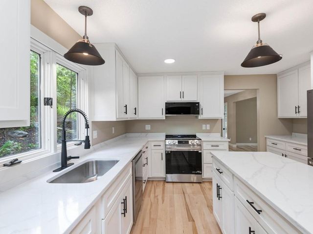 4816 Kingsdale Drive, Bloomington, MN 55437
