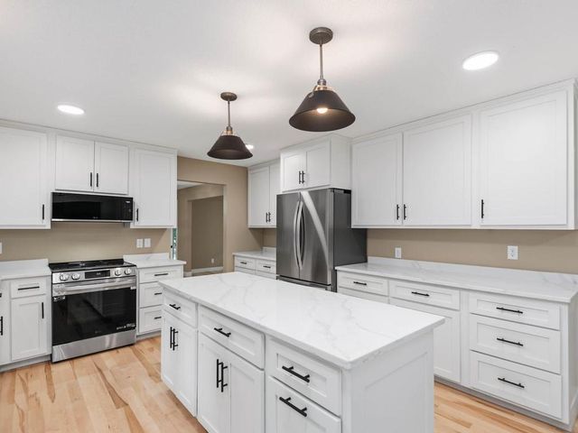 4816 Kingsdale Drive, Bloomington, MN 55437