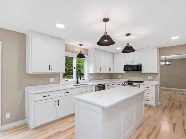 4816 Kingsdale Drive, Bloomington, MN 55437