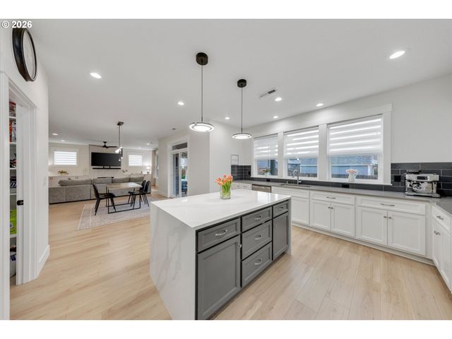 12500 Ne 107TH Way, Vancouver, WA 98682